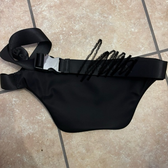 Black women’s belt bag - Picture 2 of 3